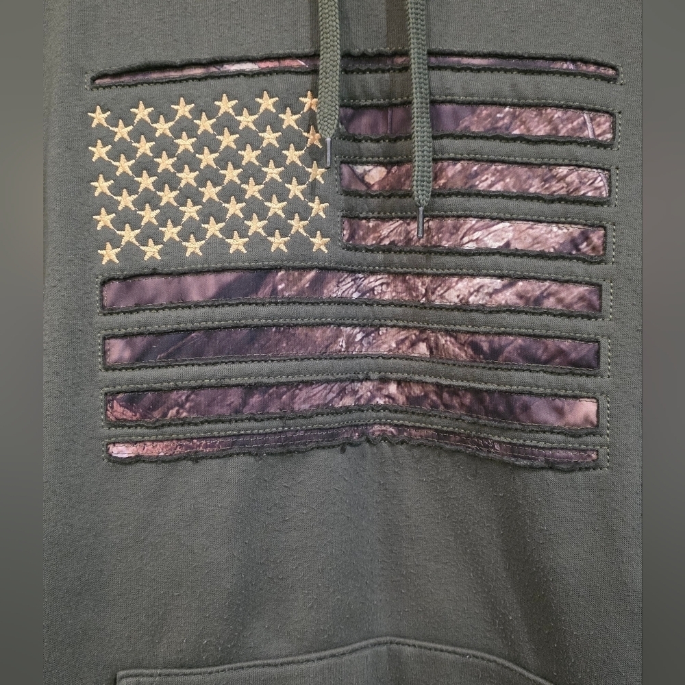 Mossy Oak Green Camouflage Flag Sweatshirt- Size XL - Picture 2 of 5